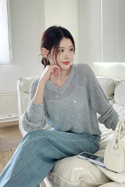 루오벤 펜던트브이넥니트