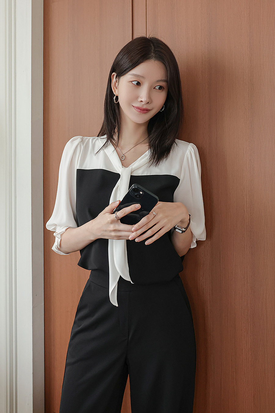 킬딧배색 타이블라우스