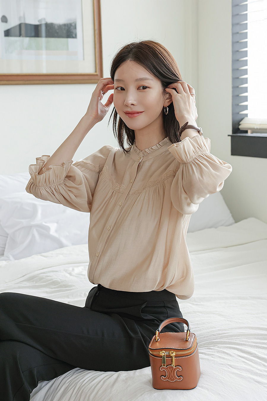 캘밧퍼프 프릴블라우스