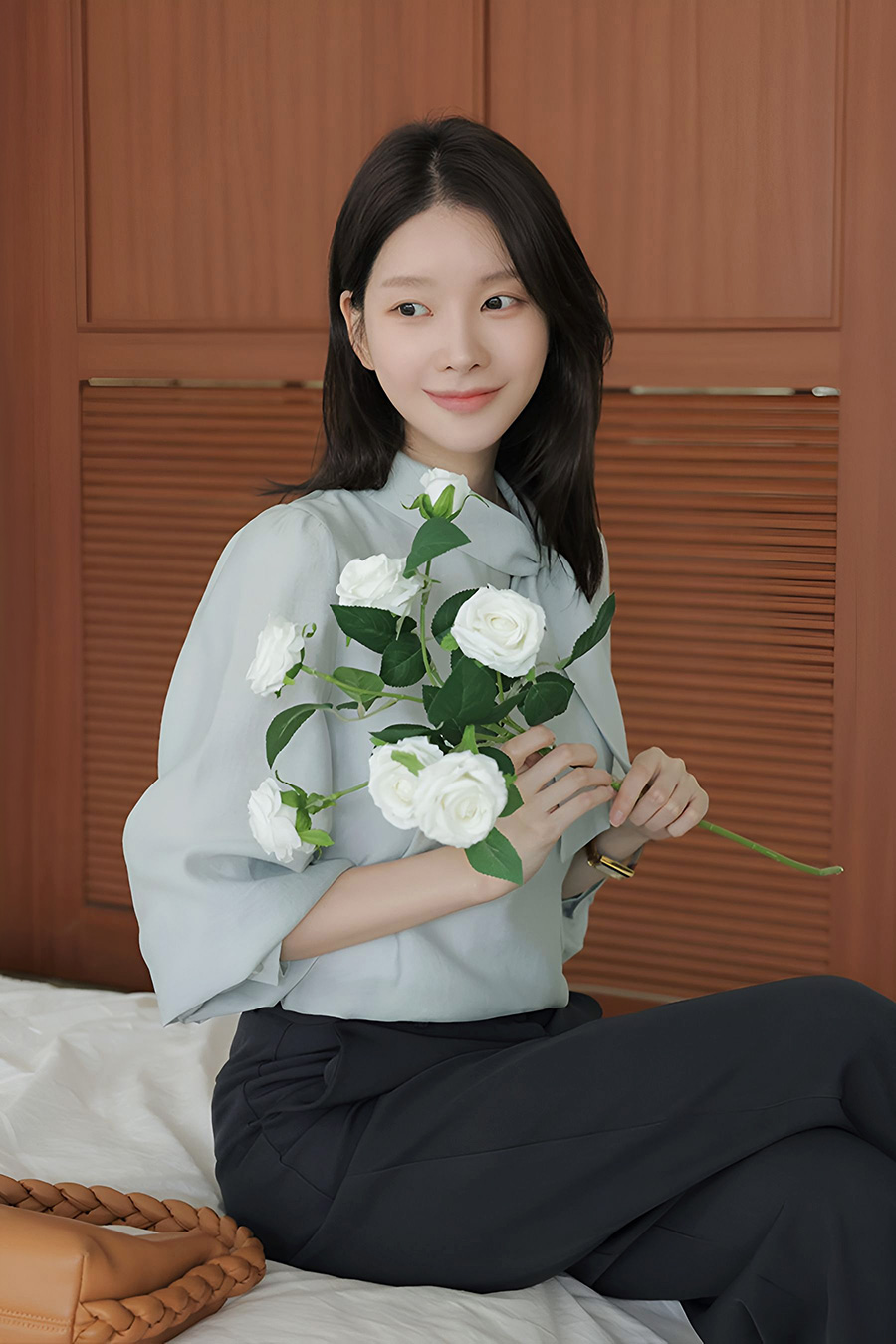 론젤울 타이블라우스