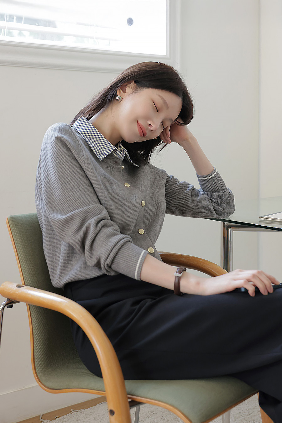 샘비스코스 카라배색가디건