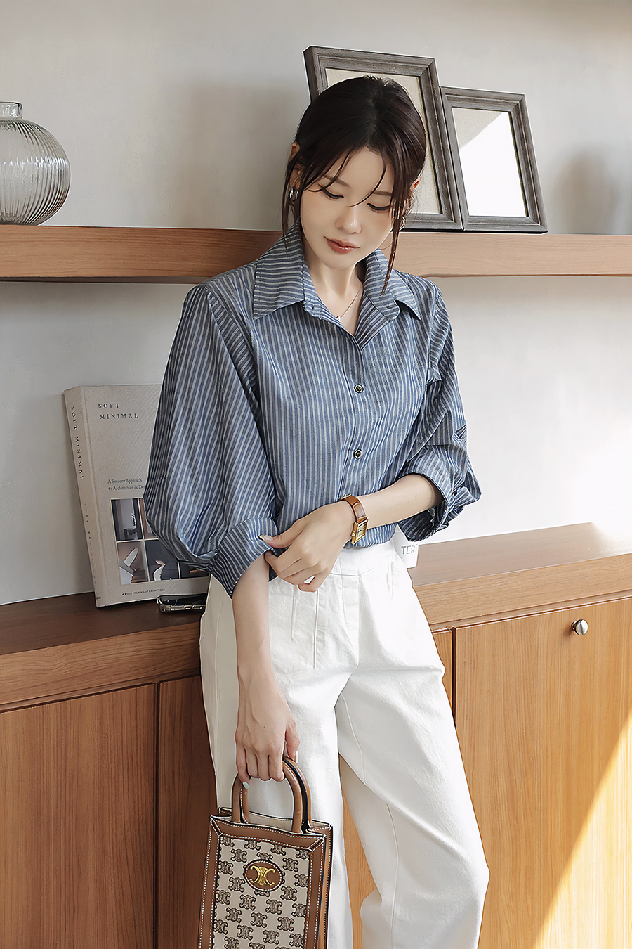 몬스트라이프 핀턱셔츠