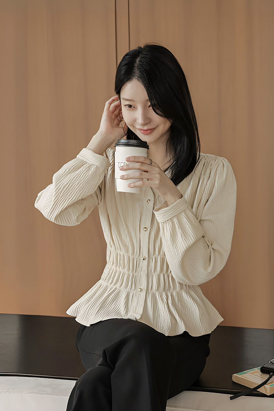 반돌셔링 브이넥블라우스
