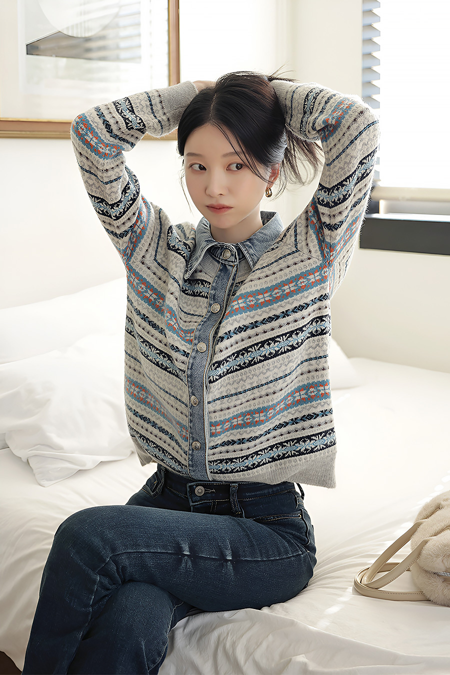 덴뷰노르딕 배색가디건